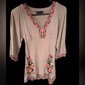BCBG Woman’s Size Small Coriander Embroidered Floral/Birds. NWT Cotton Tunic